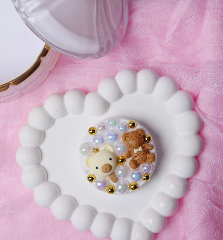 Teddy Charmed Finger Moistener